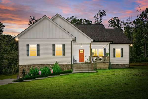 381 Tummins Rd, Mc Ewen, TN, 37101